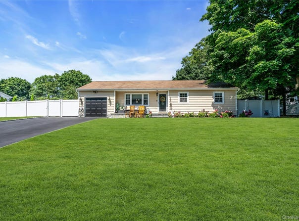 3 Lillian Road, Nesconset, NY 11767