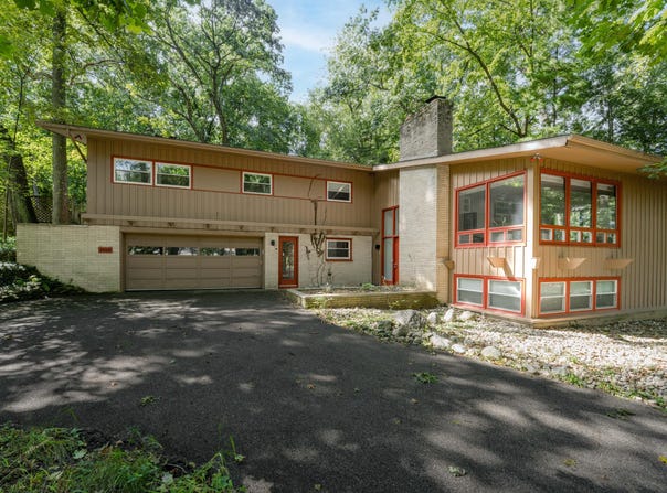 2146 Treehaven Drive, Kalamazoo, MI 49008