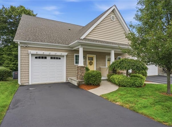 1 Nicole Circle, Smithfield, RI 02917