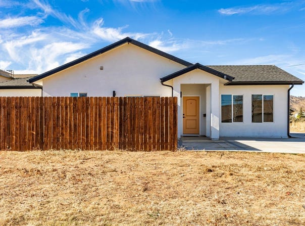 21261 Golden Hills Blvd, Tehachapi, CA 93561