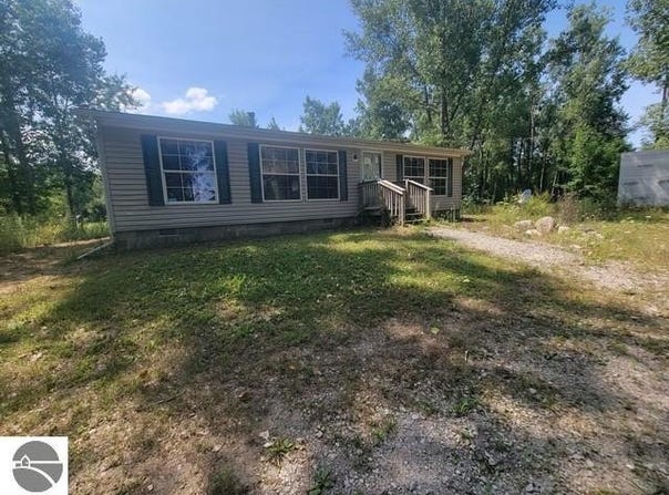 2615 Shaffer Road, Turner, MI 48765