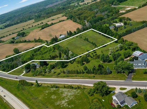 1866 Tornado Rd, Brussels, WI 54204