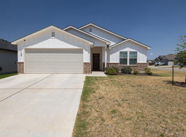 129 Maybelline Rd, Jarrell, TX 76537