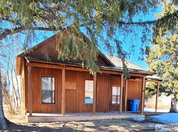 109 N. 2nd W, St Anthony, ID 83445