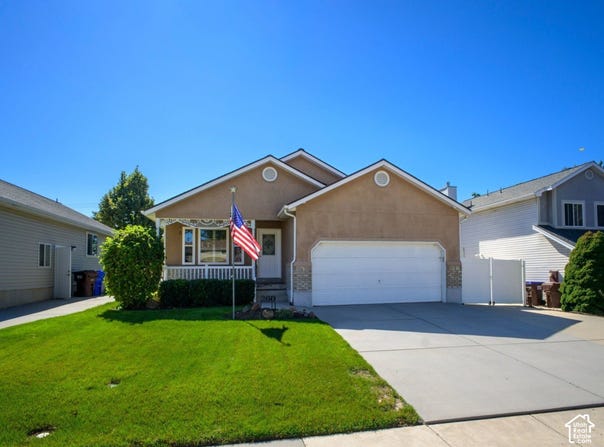 260 E ASHBROOK Cir, Midvale, UT 84047