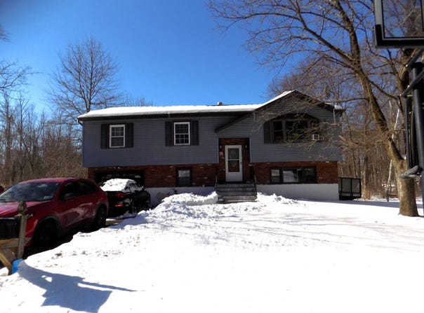 16 Baldwin Dr, Wappingers Falls, NY 12590