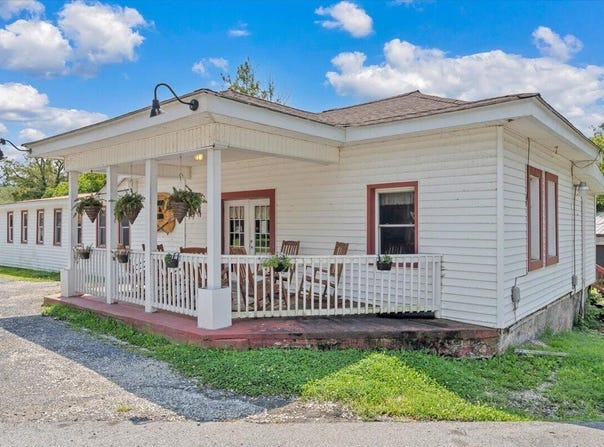 14683 Church St, Eagle Rock, VA 24085