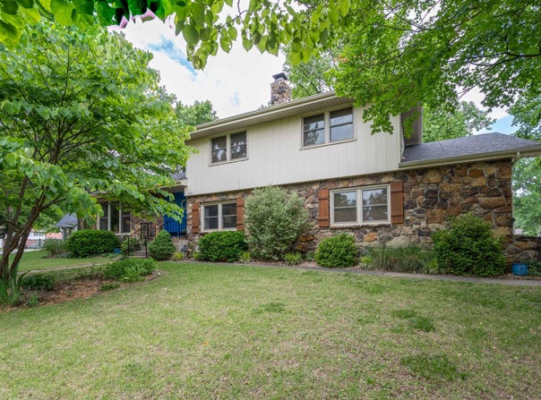3032 E Covington Street, Springfield, MO 65804