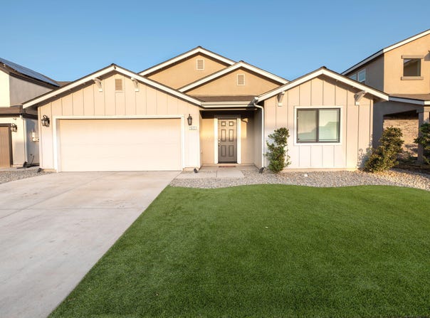 1517 S Barberry Place, Hanford, CA 93230