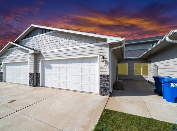 6155 S Alki Pl, Sioux Falls, SD 57108