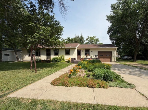 108 Maple Street, Langford, SD 57454