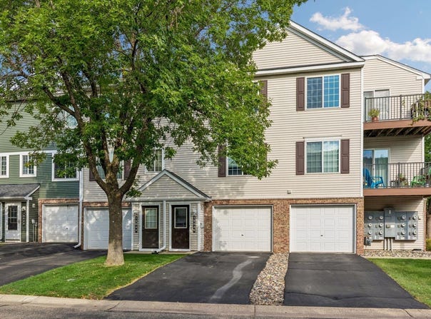 15546 Float Lane, Apple Valley, MN 55124