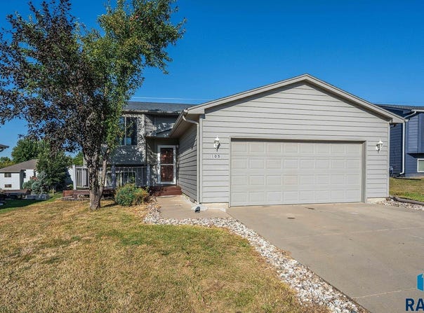 105 S Foss Ave, Sioux Falls, SD 57110
