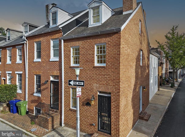 11 E HAMBURG Street, BALTIMORE, MD 21230