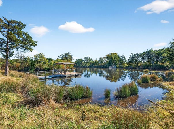 912 Bewley Road E, Whitesboro, TX 76273