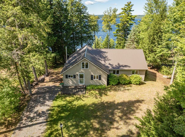 22 Halfway Point Lane, Hartland, ME 04943