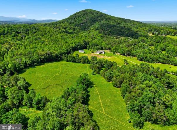 CASTLE ROCK Lane, CASTLETON, VA 22716