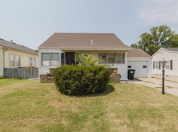 305 Lawrence St., Pratt, KS 67124
