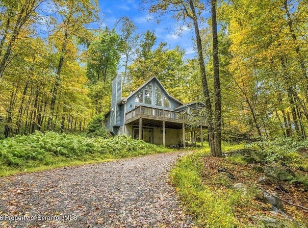93 Ridge Road, Lake Ariel, PA 18436