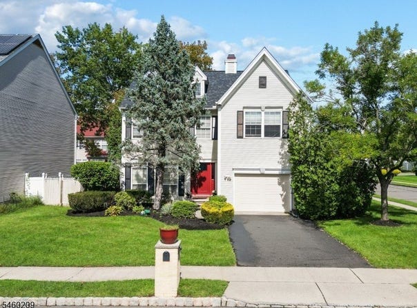 40 Champlain Way, Franklin Twp., NJ 08823-1723