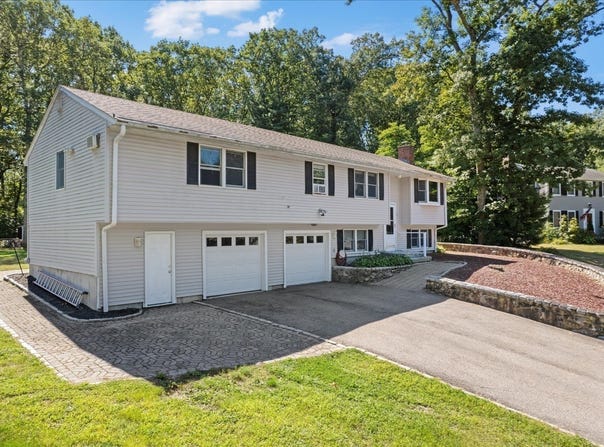 59 Southgate Rd, Franklin, MA 02038