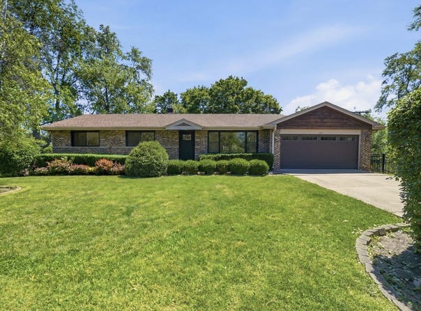 1801 N Iris Drive, Palatine, IL 60074