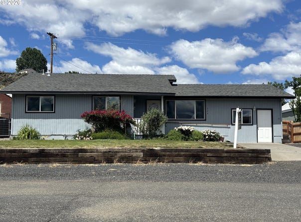 624 STAATS Ave, Maupin, OR 97037