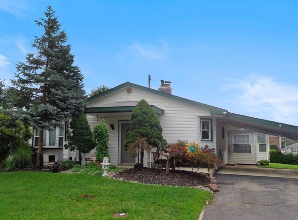 32 VALLEY, LEVITTOWN, PA 19057