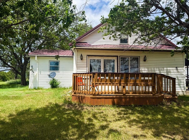 1122 Sparks Avenue, Herrick, SD 57538