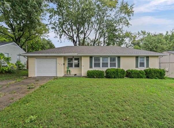 509 NW Central Street, Lee's Summit, MO 64063
