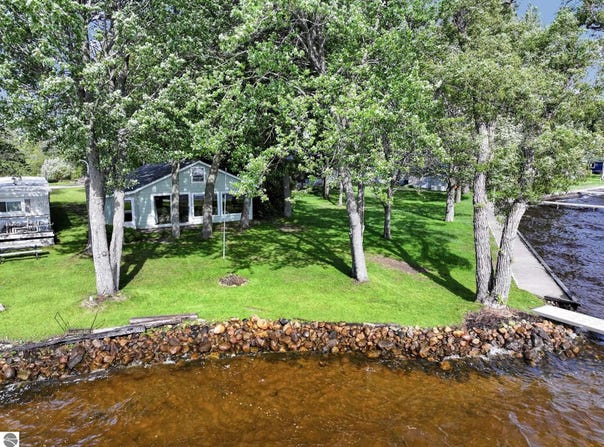 657 E Lake Mitchell Drive, Cadillac, MI 49601
