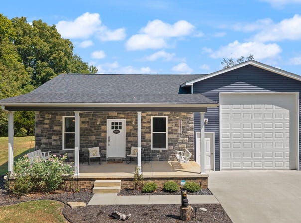 64 Alexandra Drive, Nancy, KY 42544
