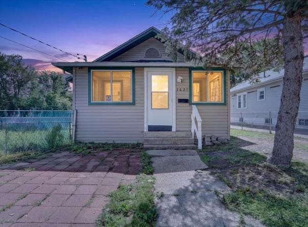 1621 Dewey Avenue, Beloit, WI 53511