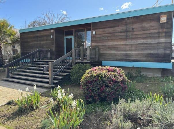 1050 West Street, Redding, CA 96001