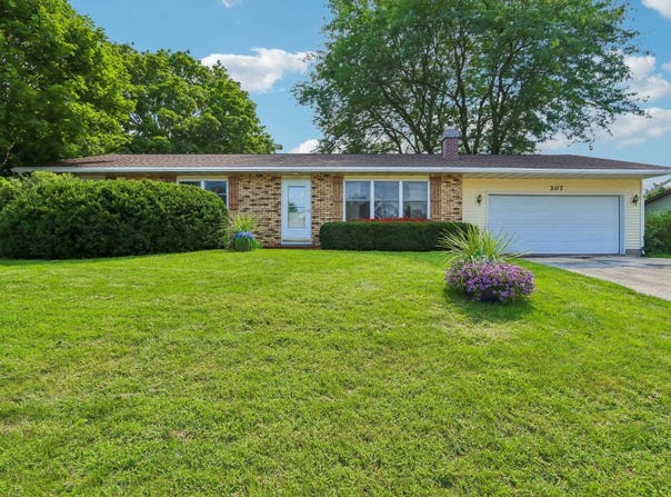 307 Meadowlark Circle, Deerfield, WI 53531