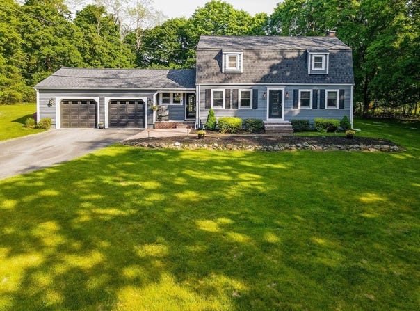 84 Robin Hill Rd, Chelmsford, MA 01824