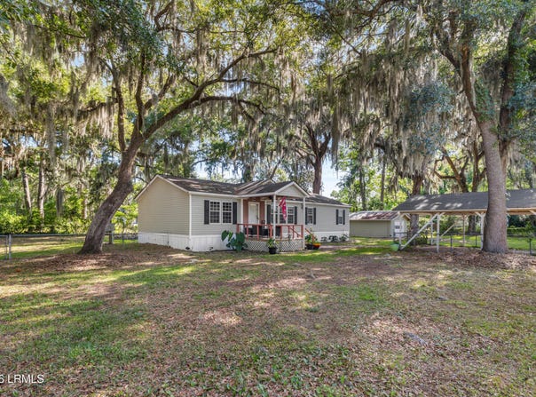 122 Bonaire Circle S, Beaufort, SC 29906