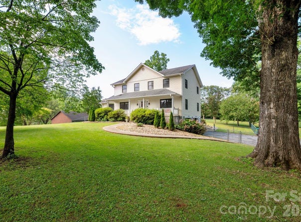 10 Old Turnpike Road, Mills River, NC 28759