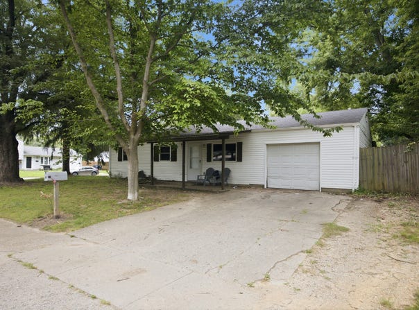 612 Hampton Lane, Chesterfield, IN 46017