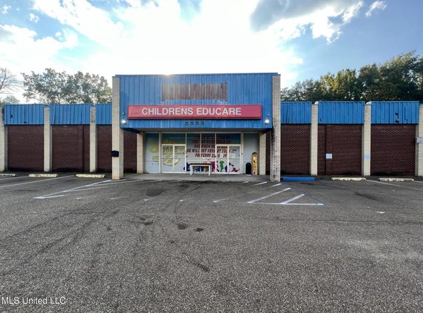 5555 Robinson Road, Jackson, MS 39204