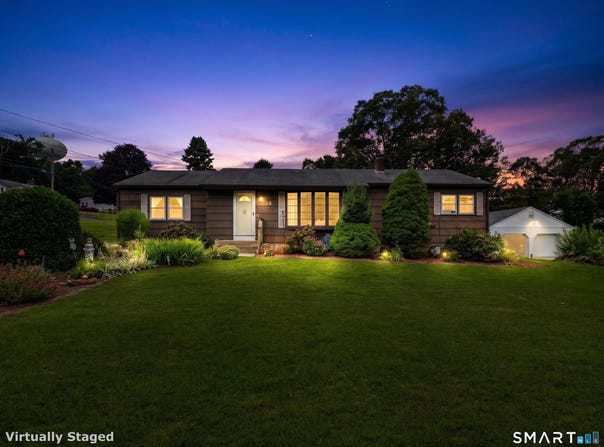 14 Faulkner Drive, Waterford, CT 06375