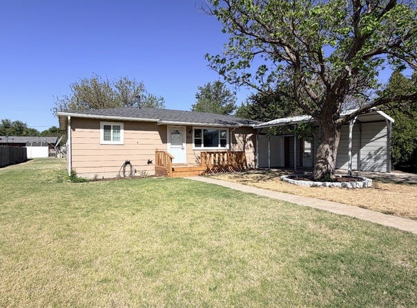 433 S Central Avenue, Dighton, KS 67839