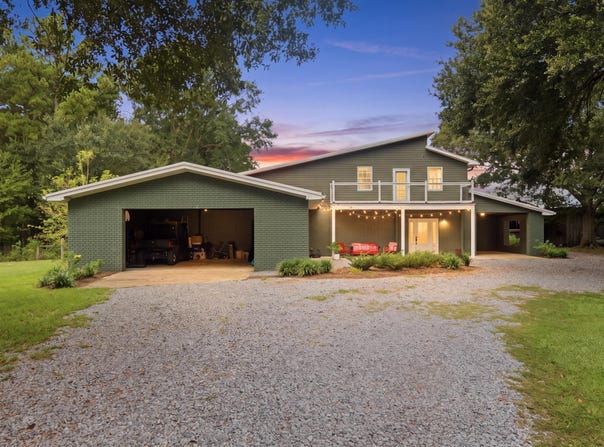 18 Gordon Dr, Petal, MS 39465
