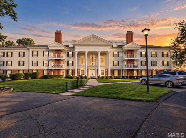 2323 Manor Grove Drive, Chesterfield, MO 63017