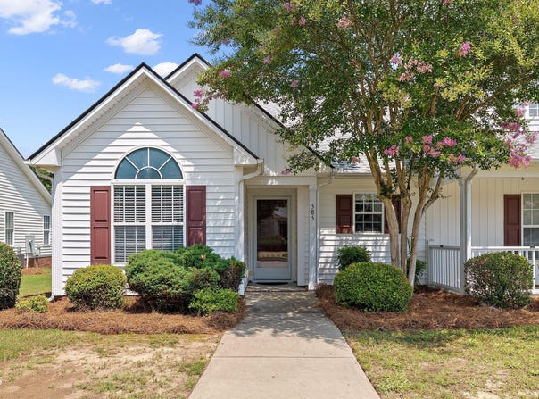 585 Pinecroft Drive, Clayton, NC 27520