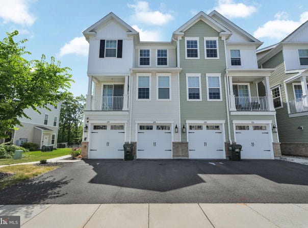 228 PARK LN, DUNELLEN, NJ 08812