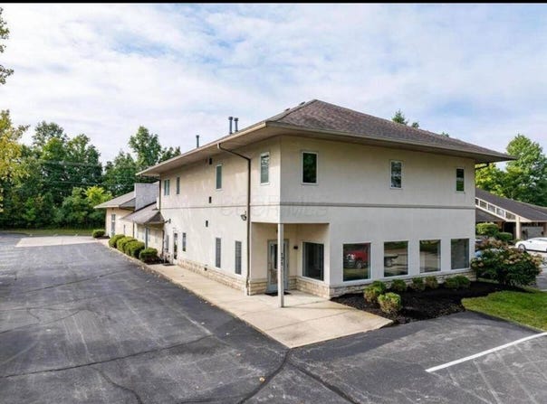 171 Green Meadows Drive South, Lewis Center, OH 43035