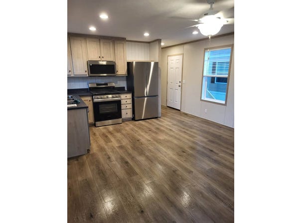 10039 County Road 4, Middlebury, IN 46540