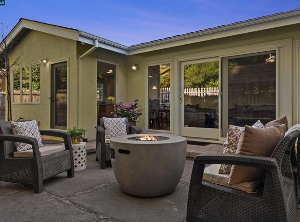 114 Combs Ln, Vallejo, CA 94590