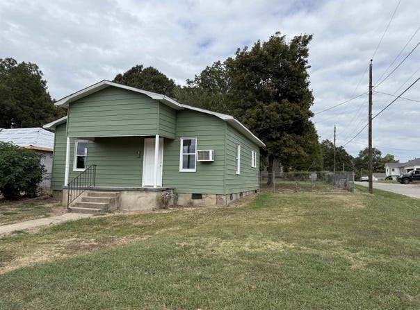 601 W THOMPSON, Paragould, AR 72450